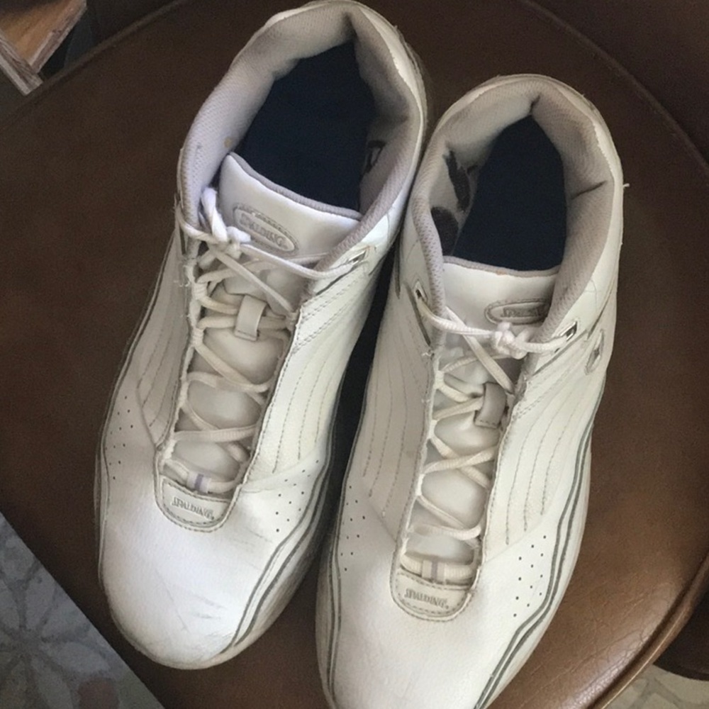 Spalding men’s athletic Shoes size 13 medium. Good
